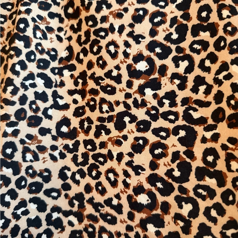 Agnes Urban Black Leopard Print V-Neck  Blouse Size Large - Picture 3 of 9